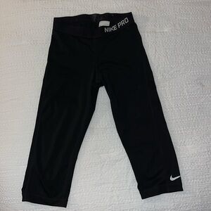 Nike Pro capri leggings